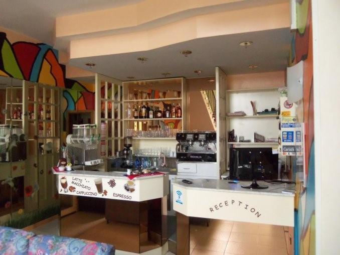 Viserbella di Rimini Hotel Silvia מראה חיצוני תמונה